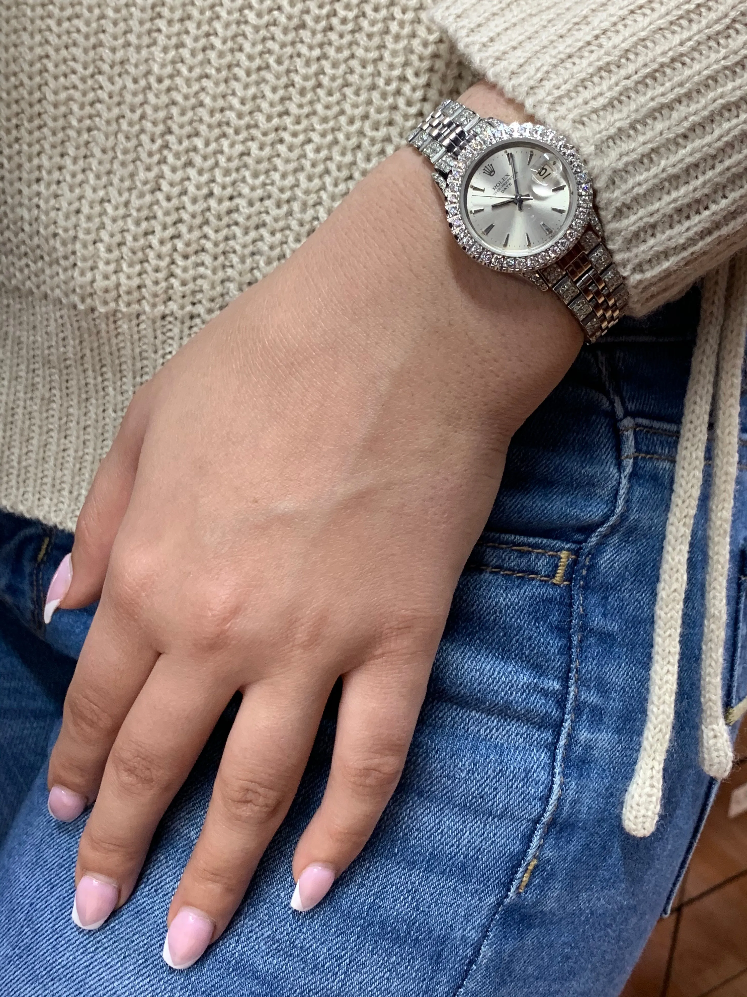 26mm Ladies’ Rolex Date Watch with Diamond Jubilee Bracelet (gray dial)