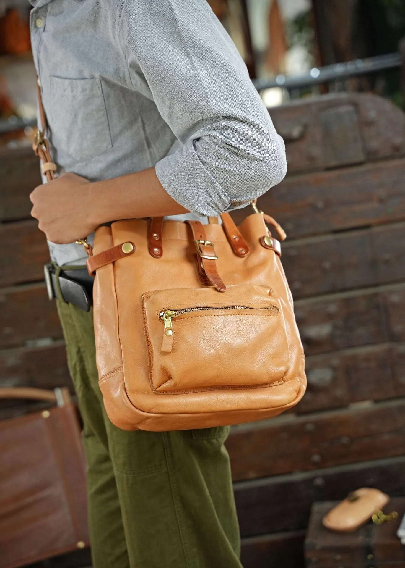 Cowhide Leather Women's Shoulder Bag, Men's Handmade  Italian Tanned Grain Leather Crossbody Bag, Men's American Retro Casual Bag
