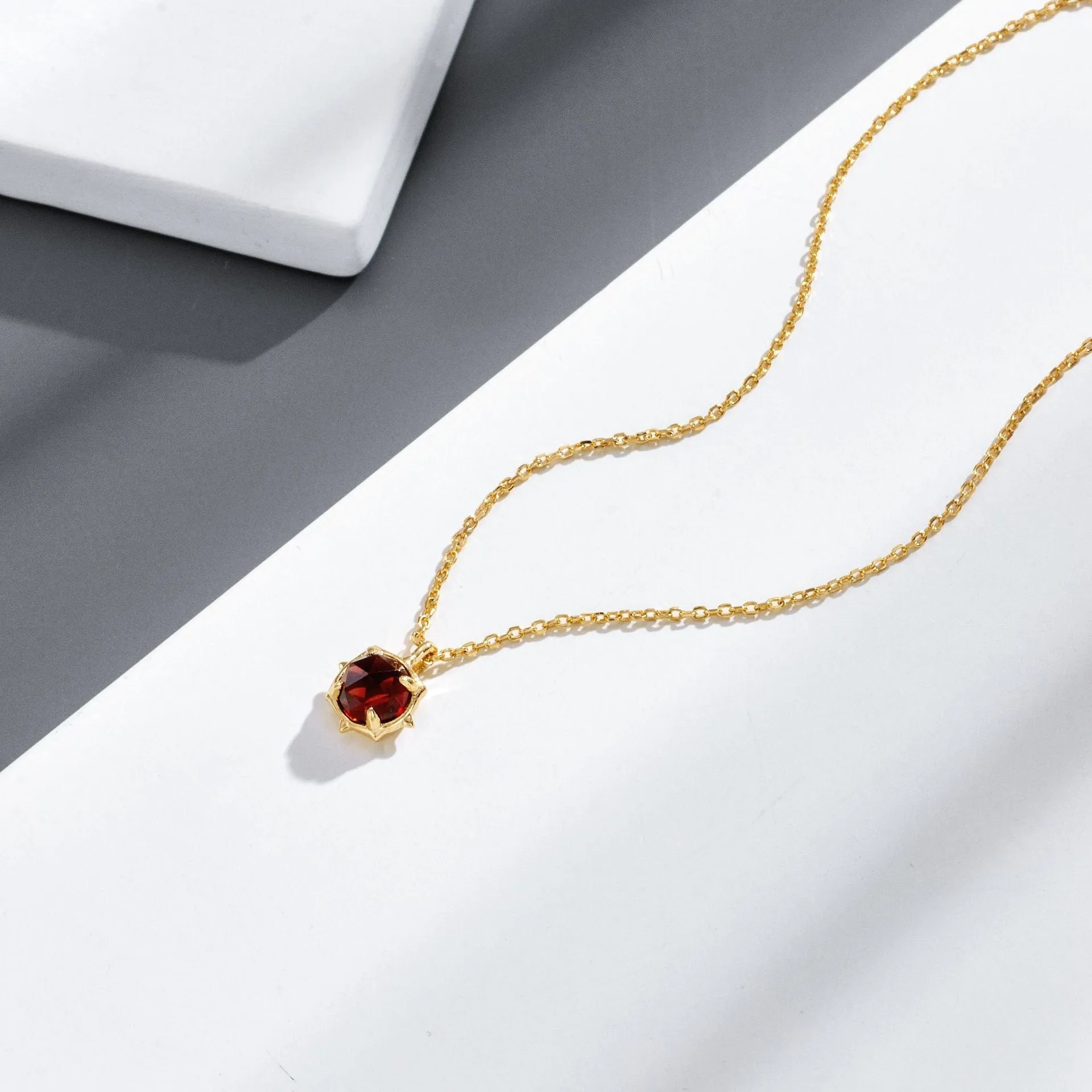 French Retro Garnet Necklace