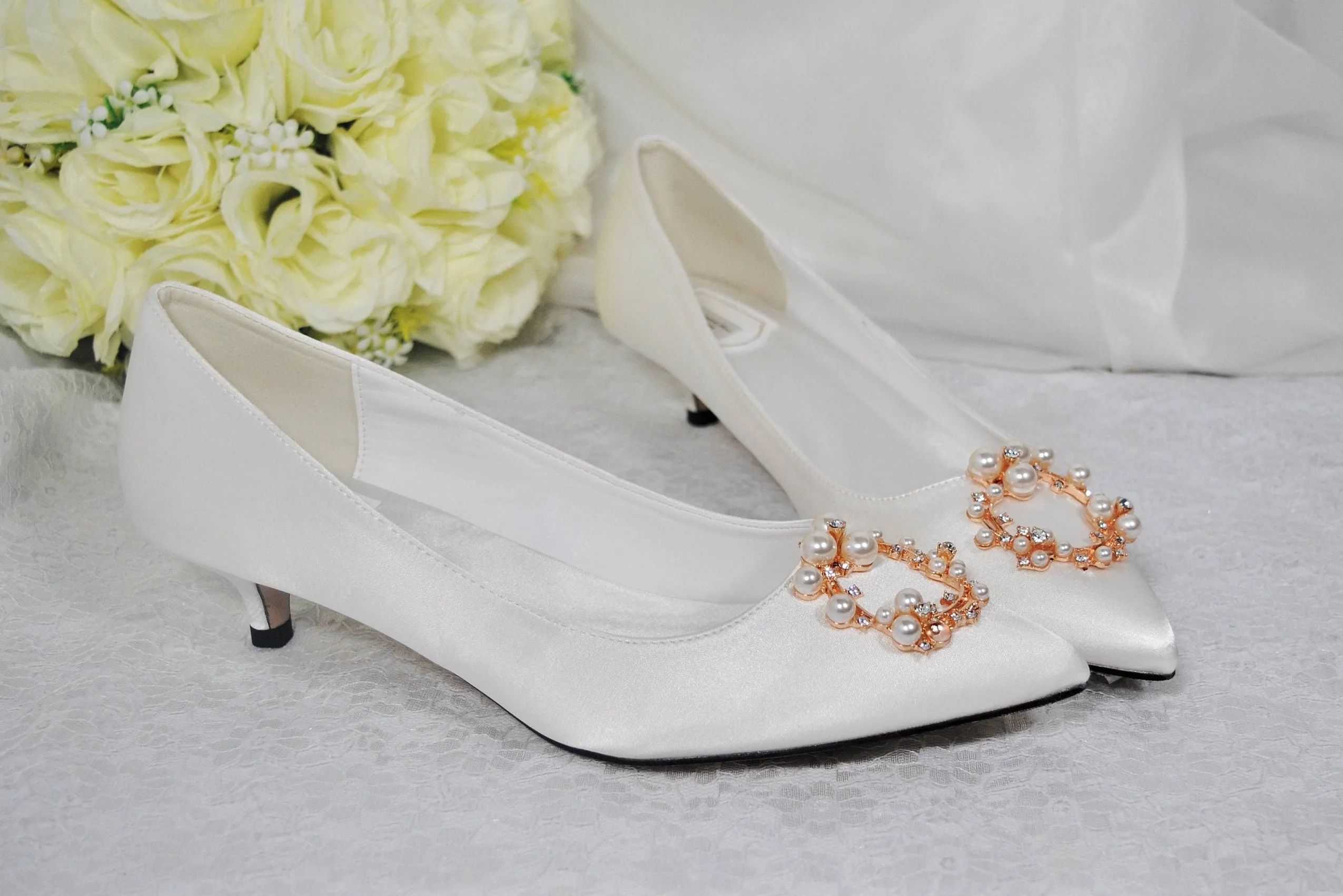 Kitten Heels with Pearl Shoe Clip