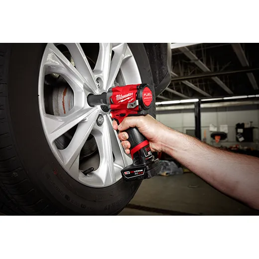 Milwaukee 2555-22 M12 Fuel 1/2" Stubby Impact Wrench Kit