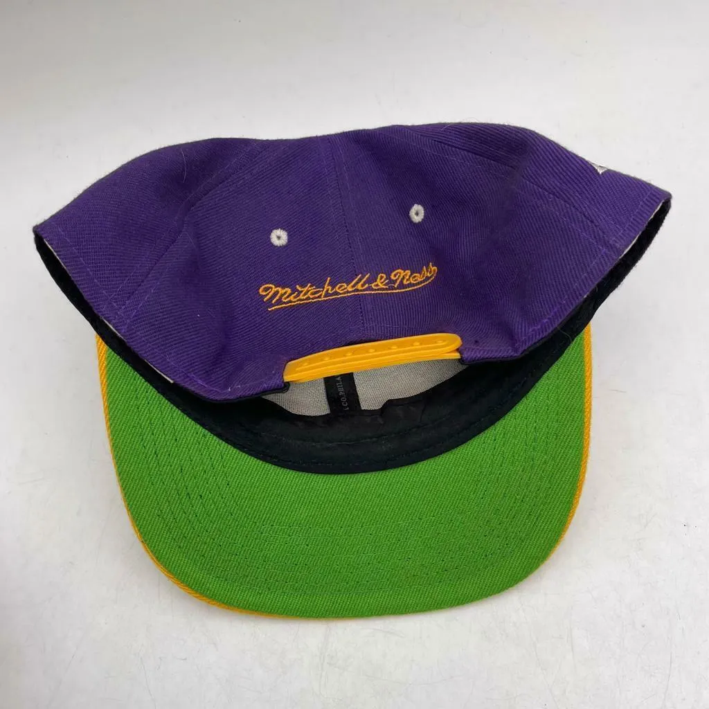 MITCHELL & NESS Los Angeles Lakers NBA Snapback Hat Purple Yellow