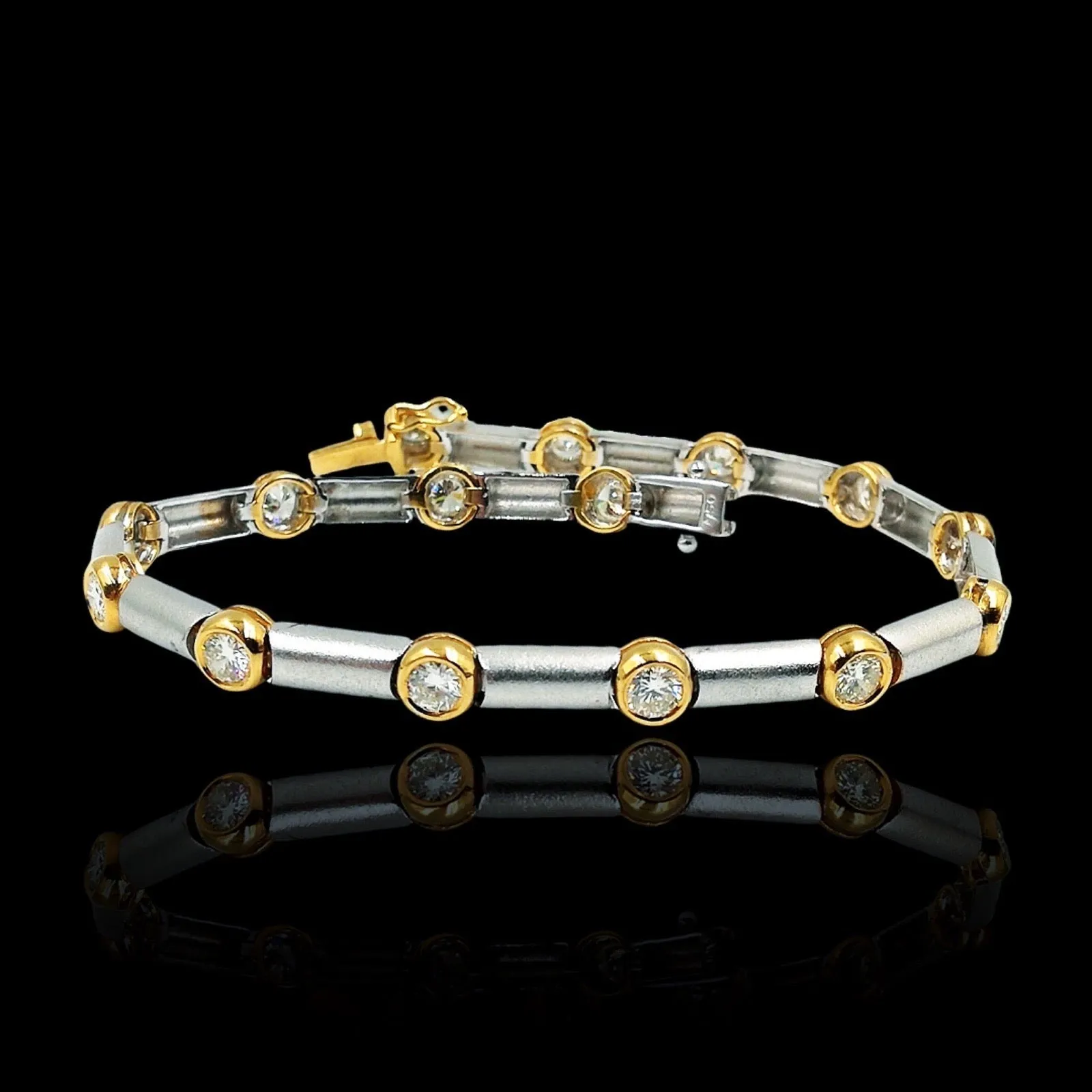 Multi-Tone Round Diamond Bracelet 18kt