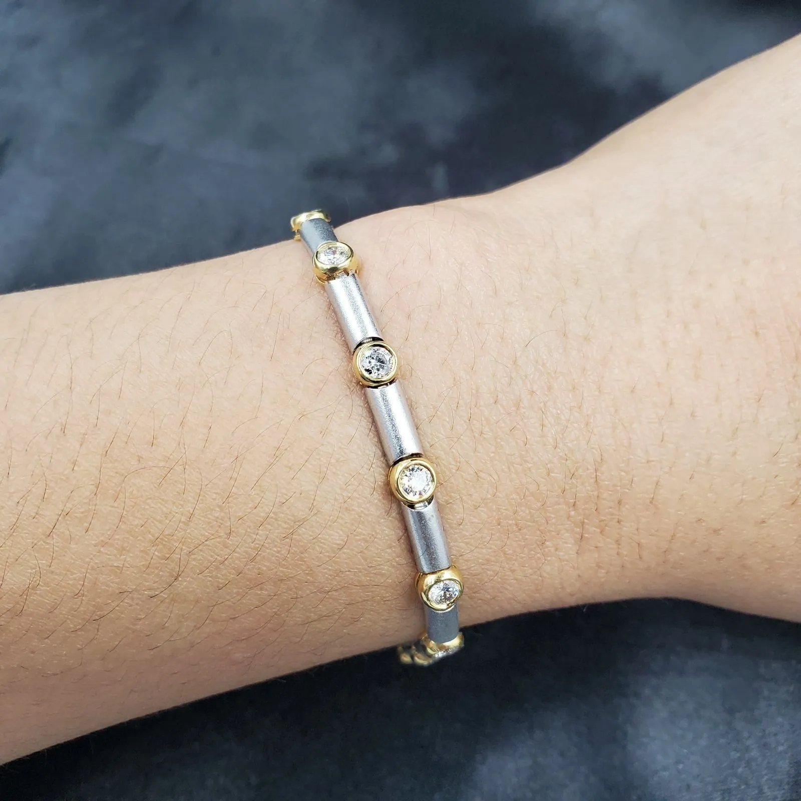 Multi-Tone Round Diamond Bracelet 18kt