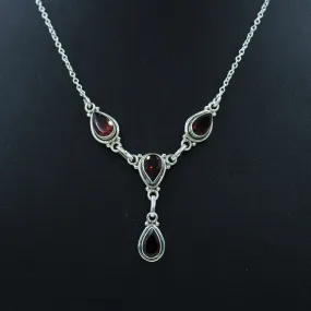 Natural Garnet Delightful Jewelry Necklace in Sterling Silver